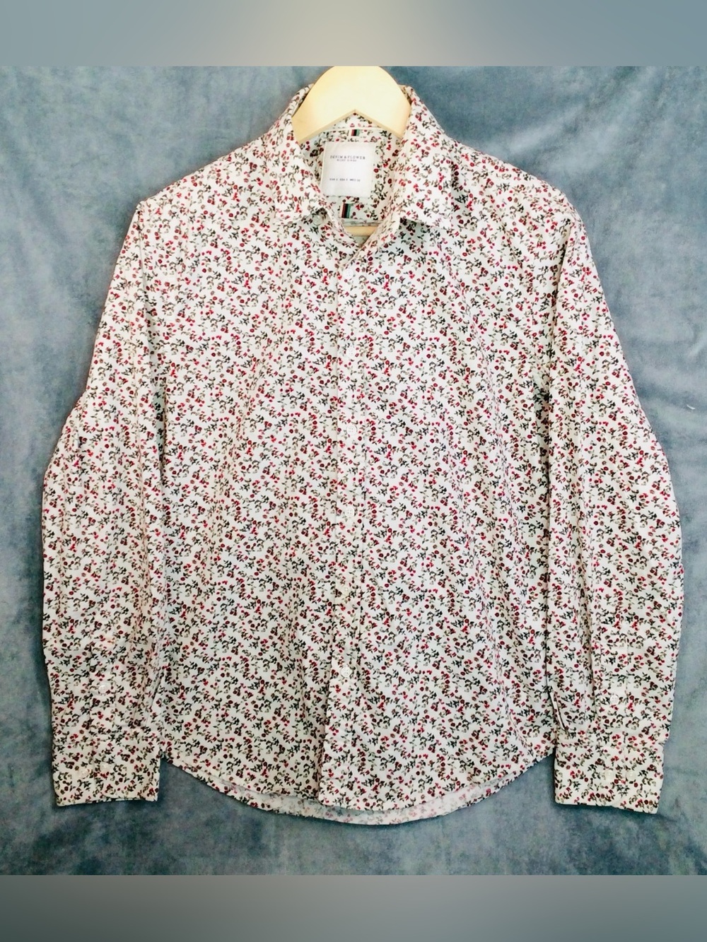Demim&Flower Men's Floral Button-Down Shirt - White with Red & Green Print